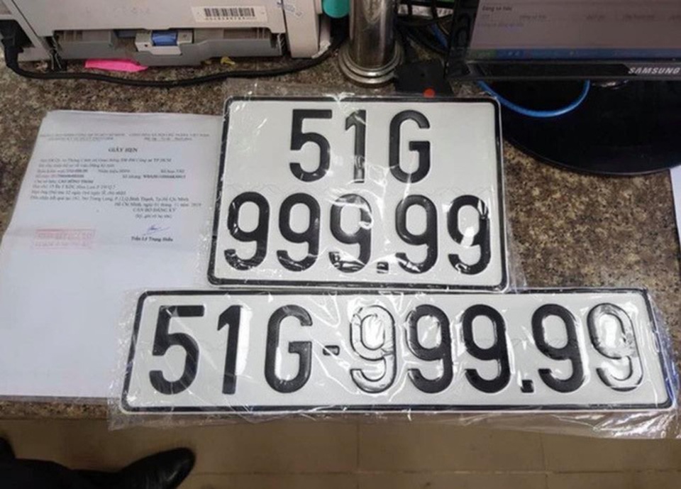 Số đỏ, 7 chiếc ô tô ở Việt Nam đã trúng biển số ngũ quý 9 - 1 Số đỏ, 7 chiếc ô tô ở Việt Nam đã trúng biển số ngũ quý 9 - 1