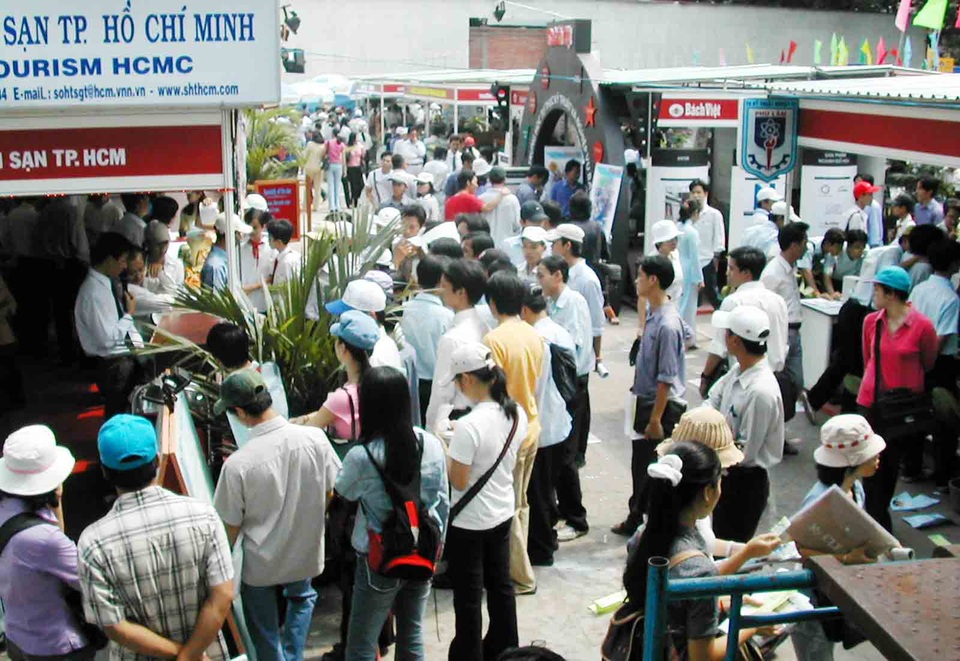 Hơn 42 % công việc có lương tháng từ 5-8 triệu đồng - 1 Hơn 42 % công việc có lương tháng từ 5-8 triệu đồng - 1