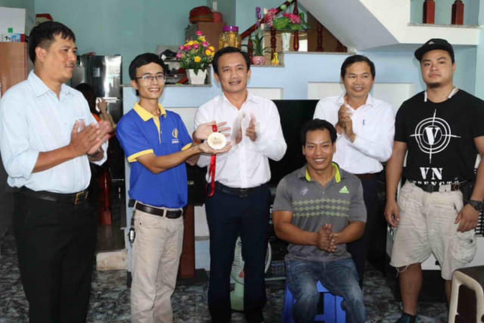 Hành trình truyền cảm hứng của tấm “Huy chương vàng Lê Văn Công” - 2 Hành trình truyền cảm hứng của tấm “Huy chương vàng Lê Văn Công” - 2