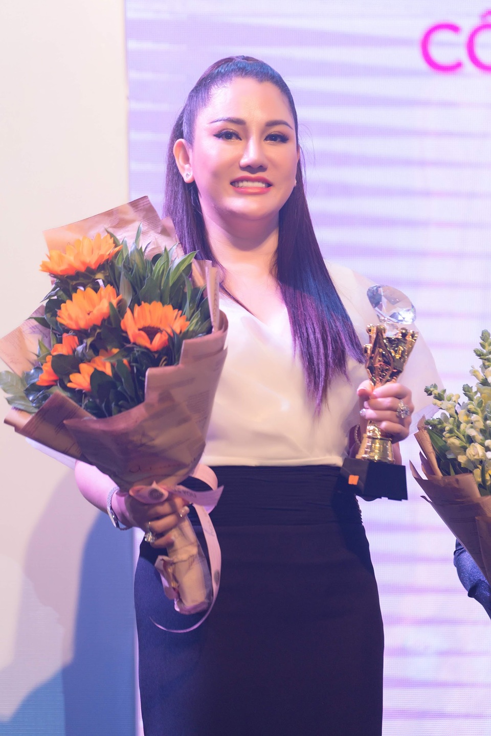 TMV Xuân Hương được Hội đào tạo và phát triển nghề làm đẹp Việt Nam vinh danh giải thưởng cống hiến cho cộng đồng ngành thẩm mỹ - 1 TMV Xuân Hương được Hội đào tạo và phát triển nghề làm đẹp Việt Nam vinh danh giải thưởng cống hiến cho cộng đồng ngành thẩm mỹ - 1
