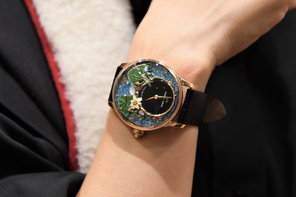Jaquet Droz ra mắt đồng hồ Vịnh Hạ Long độc bản tại workshop nghệ thuật tiểu họa - 3 Jaquet Droz ra mắt đồng hồ Vịnh Hạ Long độc bản tại workshop nghệ thuật tiểu họa - 3