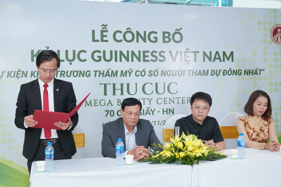 Hệ thống Thẩm mỹ Thu Cúc xác lập kỷ lục Guinness tại Việt Nam - 3 Hệ thống Thẩm mỹ Thu Cúc xác lập kỷ lục Guinness tại Việt Nam - 3