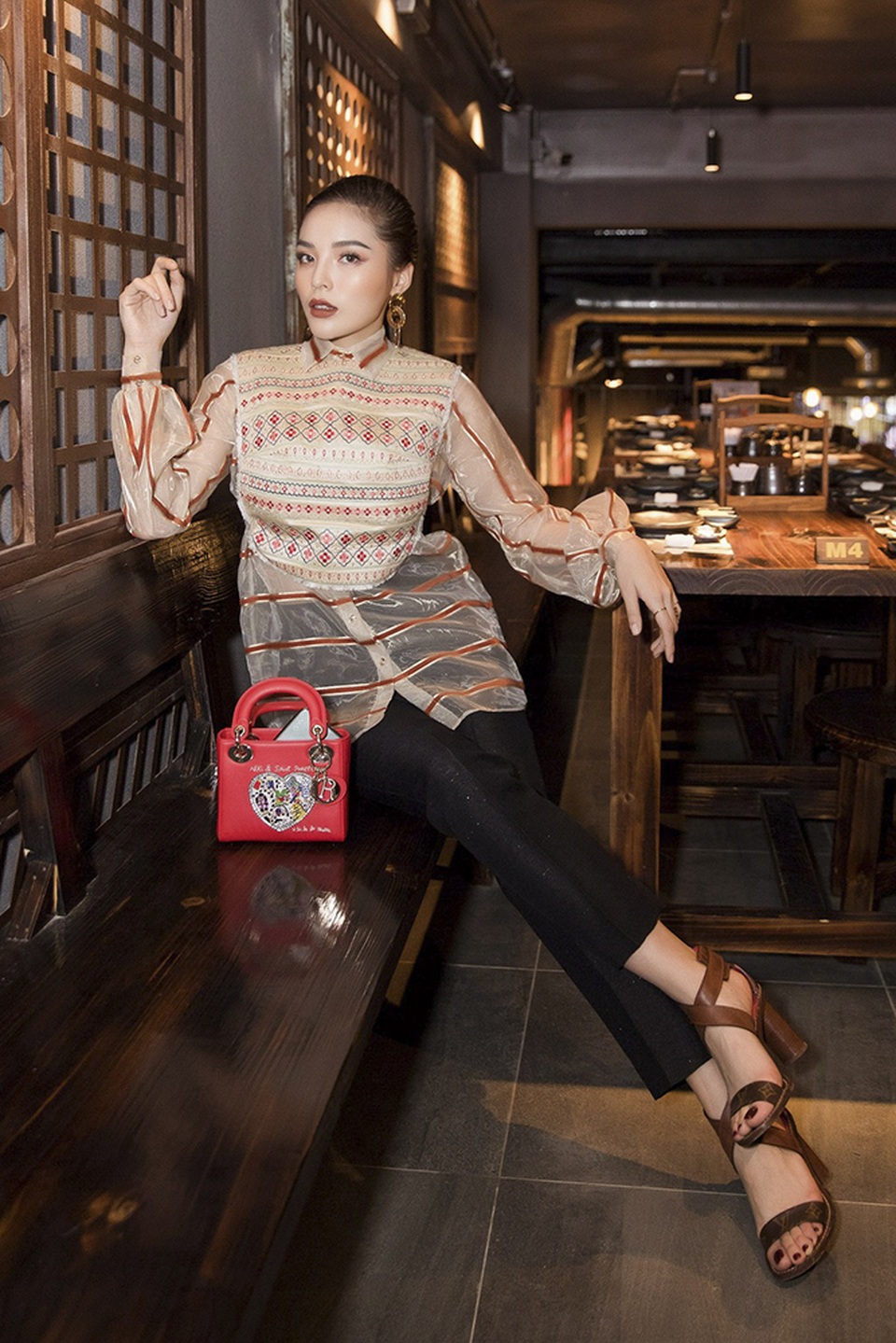 Á hậu Huyền My lạ lẫm với tạo hình Na Tra - 11