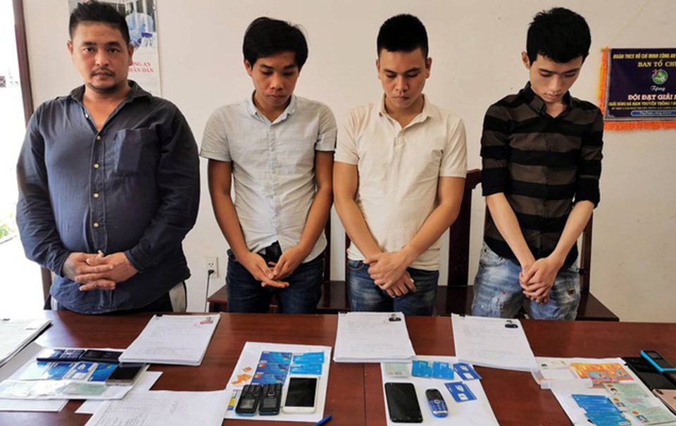Nhân viên ngân hàng “dỏm” chiếm quyền truy cập tài khoản để rút tiền - 1 Nhân viên ngân hàng “dỏm” chiếm quyền truy cập tài khoản để rút tiền - 1