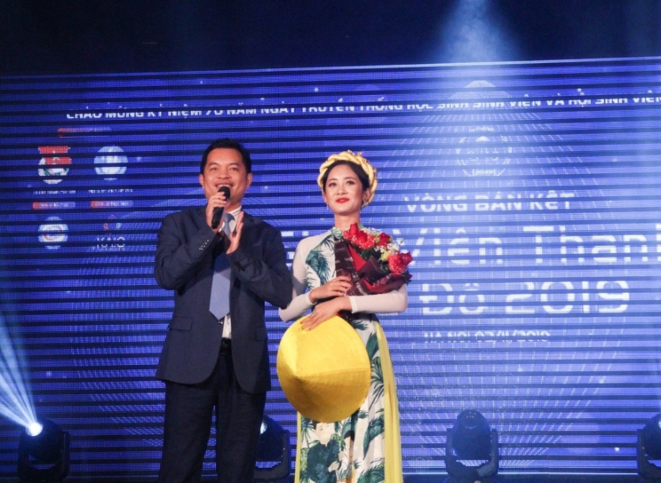 Mãn nhãn với phần thi tài năng Nữ sinh thanh lịch Thủ đô - 6 Mãn nhãn với phần thi tài năng Nữ sinh thanh lịch Thủ đô - 6