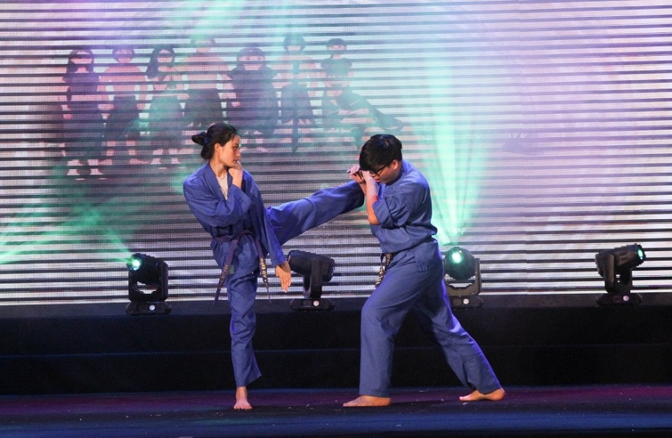Mãn nhãn với phần thi tài năng Nữ sinh thanh lịch Thủ đô - 8 Mãn nhãn với phần thi tài năng Nữ sinh thanh lịch Thủ đô - 8