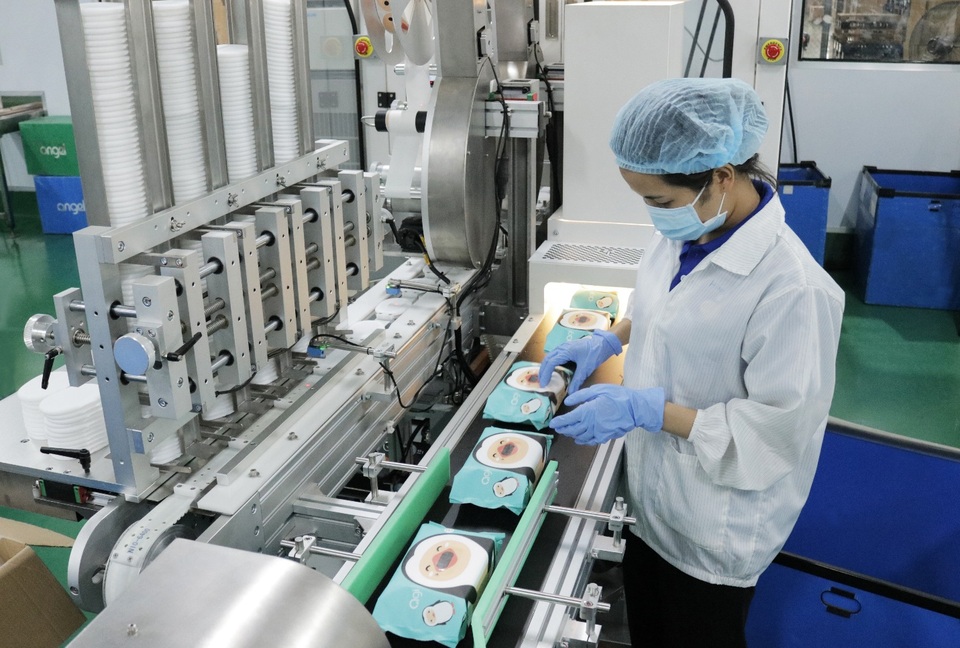 Doanh nghiệp ứng dụng tiêu chuẩn mỹ phẩm GMP của Hàn Quốc vào khăn ướt - 2 Doanh nghiệp ứng dụng tiêu chuẩn mỹ phẩm GMP của Hàn Quốc vào khăn ướt - 2