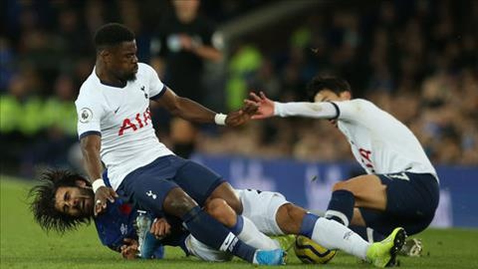 Son Heung Min bị oan trong tình huống làm Andre Gomes gãy cổ chân? - 3 Son Heung Min bị oan trong tình huống làm Andre Gomes gãy cổ chân? - 3