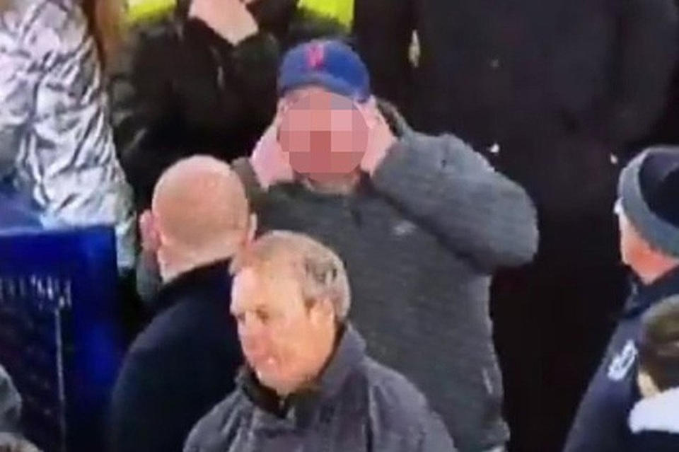 CLB Everton điều tra hành vi phân biệt chủng tộc đối với Son Heung Min - 1 CLB Everton điều tra hành vi phân biệt chủng tộc đối với Son Heung Min - 1