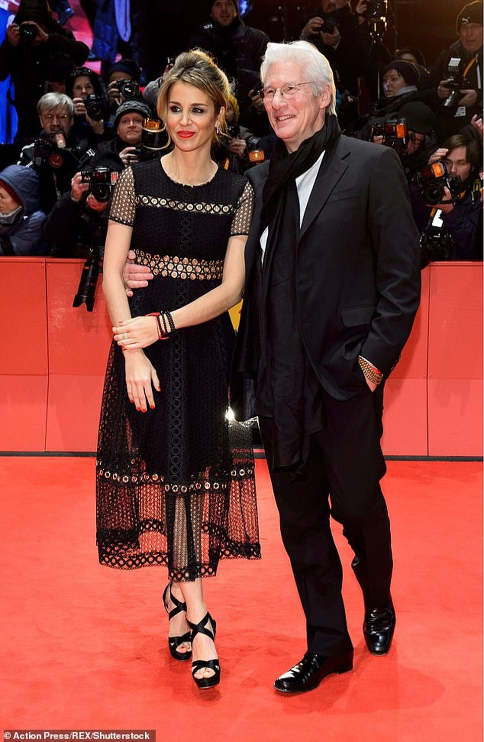 Sao phim Người đàn bà đẹp sắp đón đứa con thứ 3 ở tuổi 70 - 1 Sao phim Người đàn bà đẹp sắp đón đứa con thứ 3 ở tuổi 70 - 1