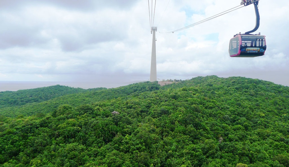 Trải nghiệm cáp treo vượt biển dài nhất thế giới ở Phú Quốc - 6 Trải nghiệm cáp treo vượt biển dài nhất thế giới ở Phú Quốc - 6