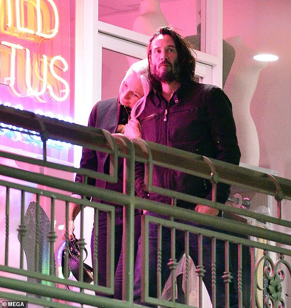 Người phụ nữ có thể khiến Keanu Reeves nắm tay trên thảm đỏ là ai? - 6 Người phụ nữ có thể khiến Keanu Reeves nắm tay trên thảm đỏ là ai? - 6