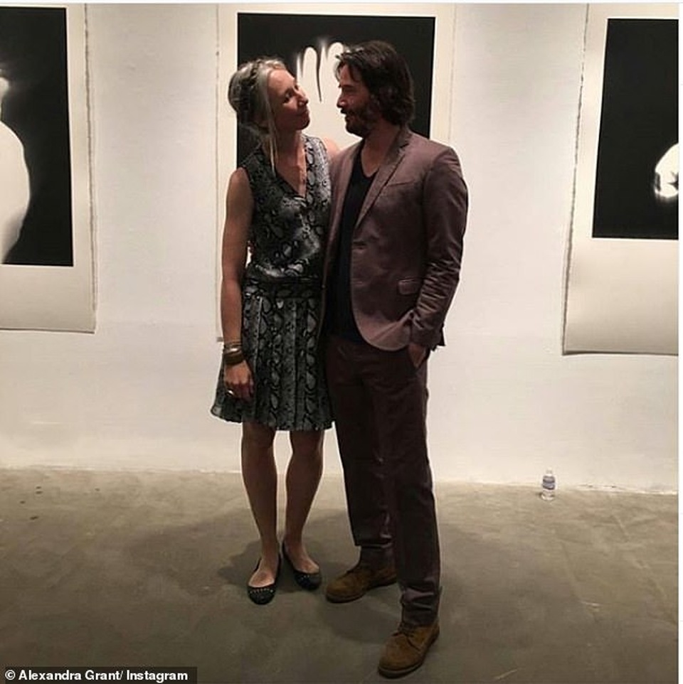 Người phụ nữ có thể khiến Keanu Reeves nắm tay trên thảm đỏ là ai? - 7 Người phụ nữ có thể khiến Keanu Reeves nắm tay trên thảm đỏ là ai? - 7