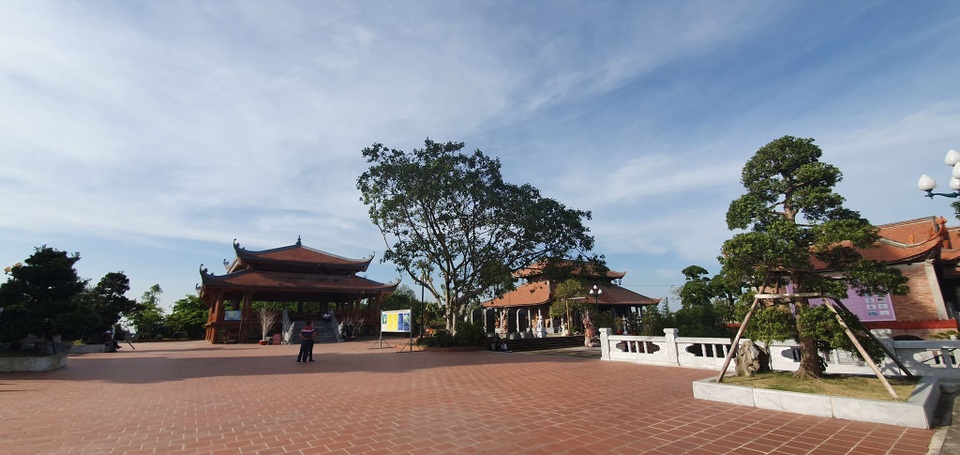 Độc đáo Tháp cổ nghìn năm tuổi trên đỉnh núi Ngọc - 4 Độc đáo Tháp cổ nghìn năm tuổi trên đỉnh núi Ngọc - 4