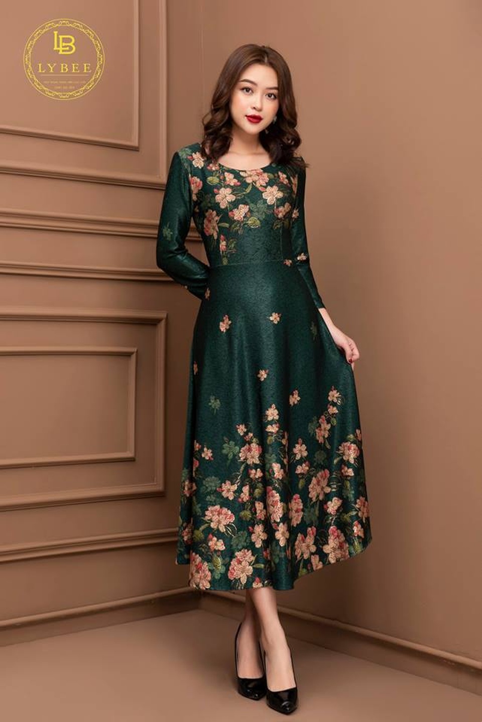 “Sang trọng - Quý phái” cùng thời trang trung niên cao cấp LYBEE - 3 “Sang trọng - Quý phái” cùng thời trang trung niên cao cấp LYBEE - 3