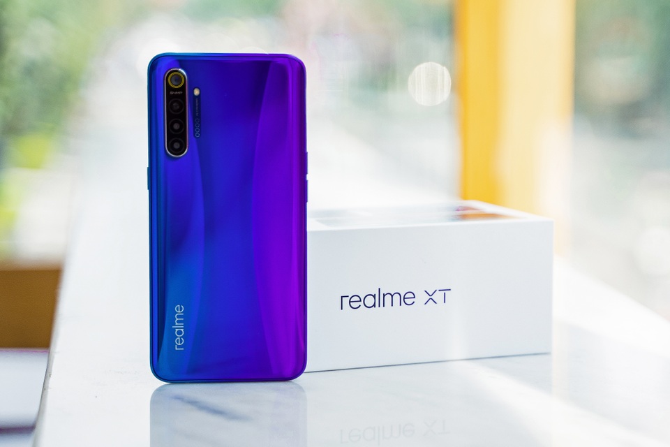 Mở hộp Realme XT với camera 64 chấm chuẩn bị bán tại Việt Nam - 3 Mở hộp Realme XT với camera 64 chấm chuẩn bị bán tại Việt Nam - 3