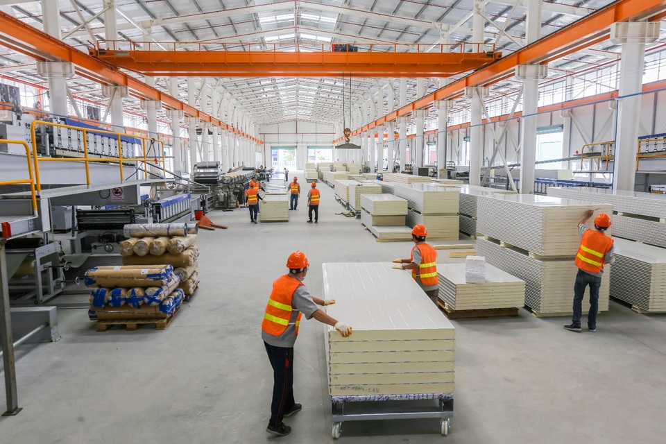 Nhà máy công suất hơn 10 triệu m2 panel cách nhiệt tại TP. HCM - 3 Nhà máy công suất hơn 10 triệu m2 panel cách nhiệt tại TP. HCM - 3