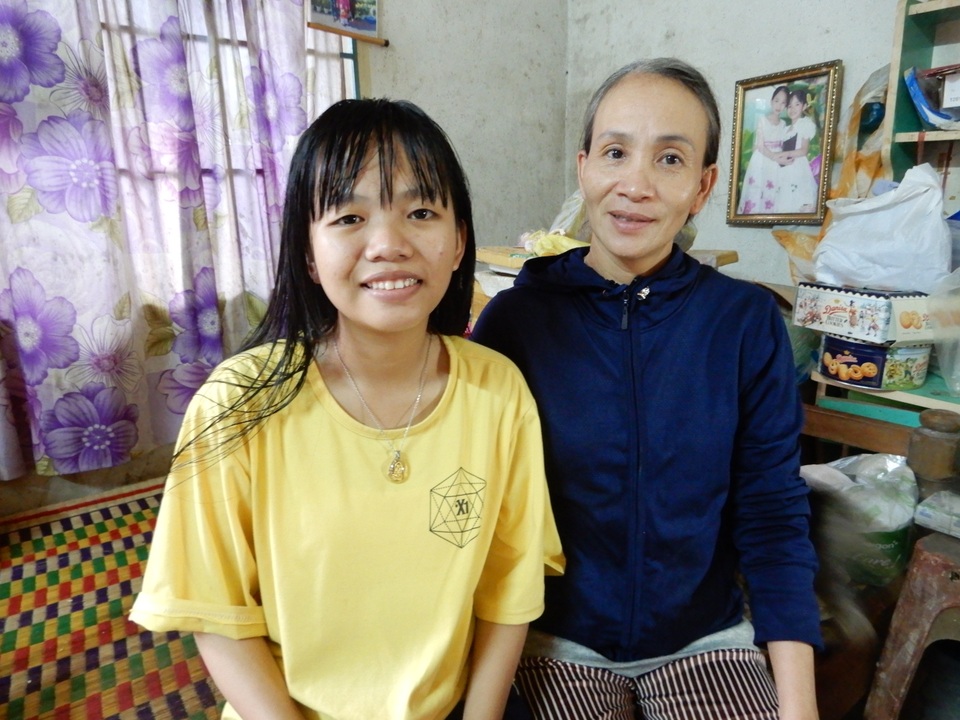 Nữ sinh viên nghèo giờ đã thênh thang trên con đường đại học - 3 Nữ sinh viên nghèo giờ đã thênh thang trên con đường đại học - 3