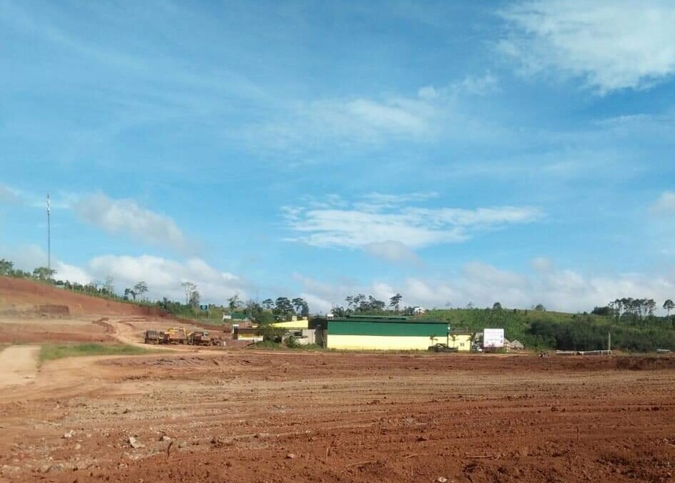 Một doanh nghiệp tự ý san phẳng cả quả đồi rồi phân lô bán nền tại Đắk Nông - 2 Một doanh nghiệp tự ý san phẳng cả quả đồi rồi phân lô bán nền tại Đắk Nông - 2