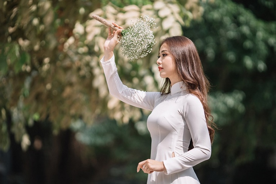 Hoa khôi Tài sắc Việt Nam đẹp duyên dáng chia tay thời sinh viên - 5 Hoa khôi Tài sắc Việt Nam đẹp duyên dáng chia tay thời sinh viên - 5