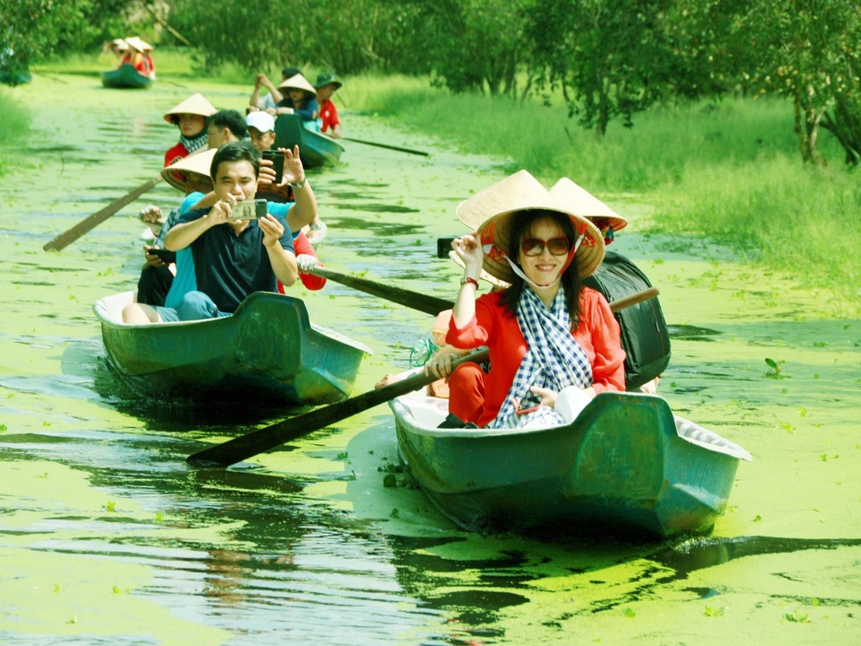 Màu xanh mê hoặc của rừng tràm Trà Sư mùa nước nổi - 8 Màu xanh mê hoặc của rừng tràm Trà Sư mùa nước nổi - 8