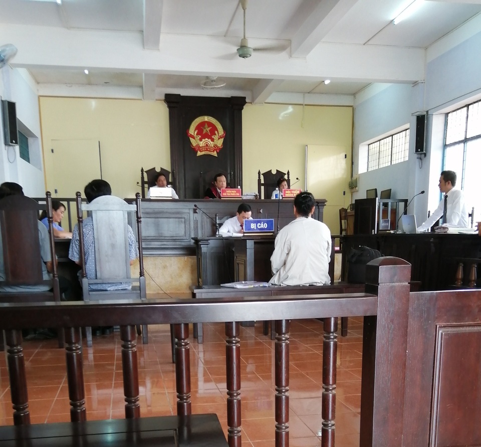 Vụ nguyên kế toán ủy ban thị trấn kêu oan: Luật sư quyết liệt phản bác, tòa vẫn tuyên án tù - 6 Vụ nguyên kế toán ủy ban thị trấn kêu oan: Luật sư quyết liệt phản bác, tòa vẫn tuyên án tù - 6