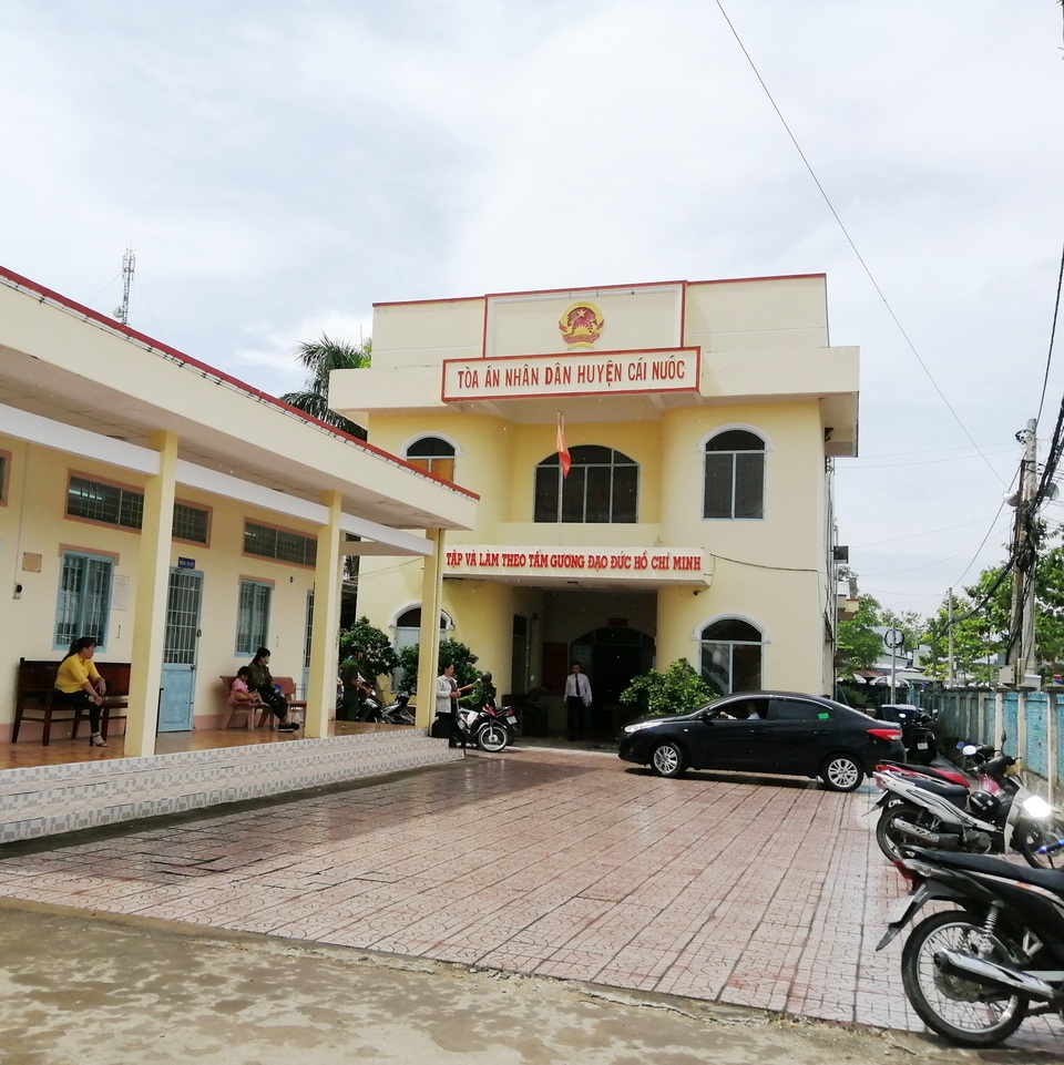 Vụ nguyên kế toán ủy ban thị trấn kêu oan: Luật sư quyết liệt phản bác, tòa vẫn tuyên án tù - 1 Vụ nguyên kế toán ủy ban thị trấn kêu oan: Luật sư quyết liệt phản bác, tòa vẫn tuyên án tù - 1