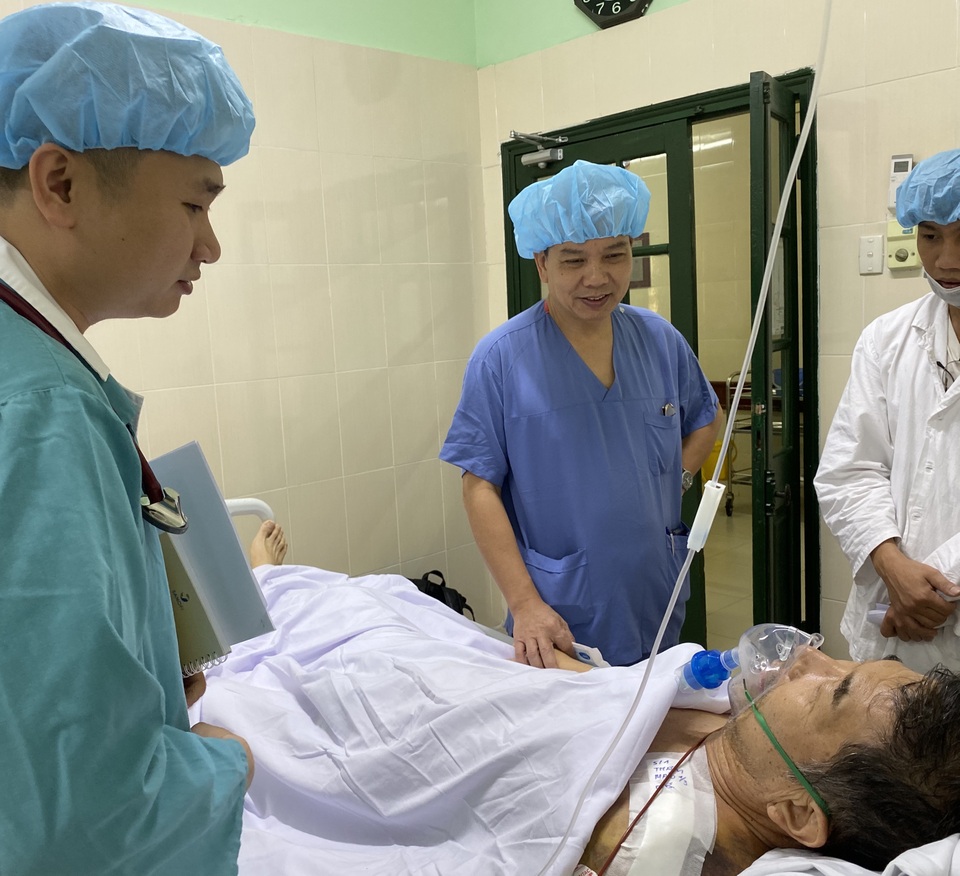 Đang nằm viện, giáo viên người Nhật nhồi máu cơ tim cấp nguy hiểm - 1 Đang nằm viện, giáo viên người Nhật nhồi máu cơ tim cấp nguy hiểm - 1