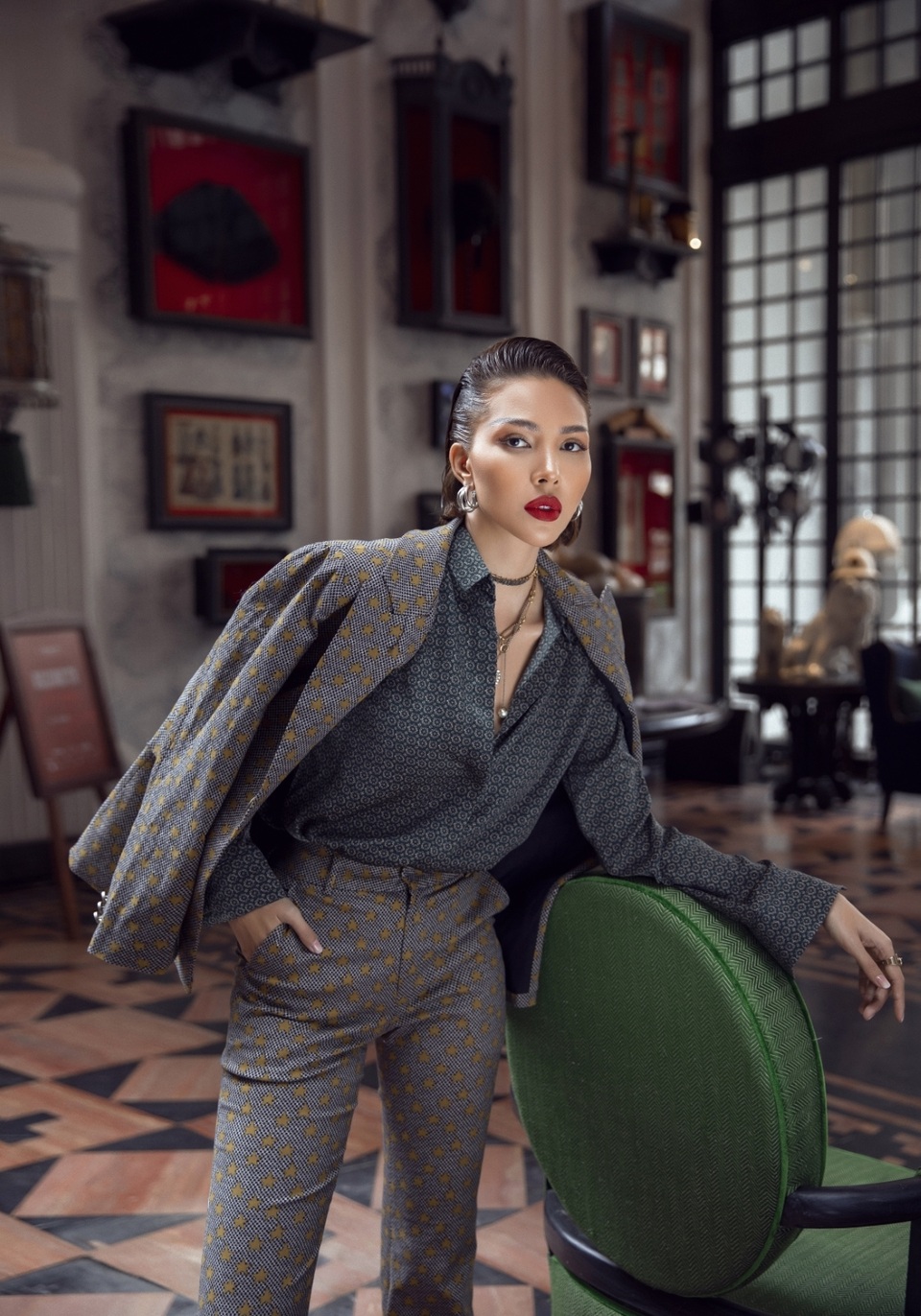 Sau “cú lừa ngọt ngào” với Kỳ Duyên, Minh Triệu bất ngờ xuất hiện một mình - 8 Sau “cú lừa ngọt ngào” với Kỳ Duyên, Minh Triệu bất ngờ xuất hiện một mình - 8