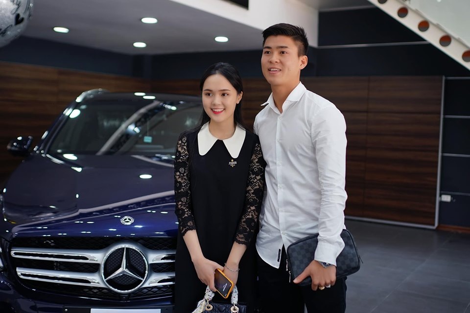 Hội bạn gái của dàn cầu thủ Việt Nam vừa đẹp vừa giỏi kiếm tiền - 1 Hội bạn gái của dàn cầu thủ Việt Nam vừa đẹp vừa giỏi kiếm tiền - 1