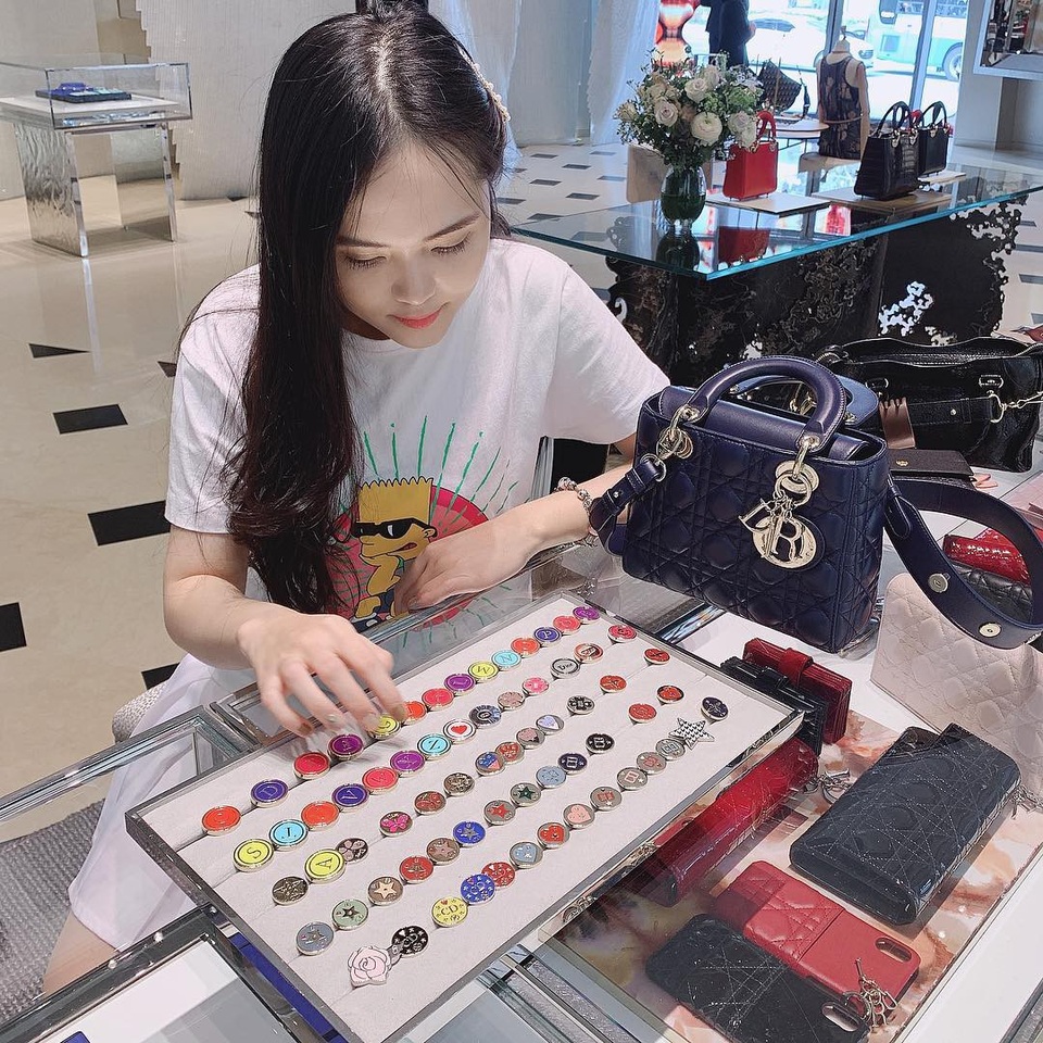 Hội bạn gái của dàn cầu thủ Việt Nam vừa đẹp vừa giỏi kiếm tiền - 2 Hội bạn gái của dàn cầu thủ Việt Nam vừa đẹp vừa giỏi kiếm tiền - 2