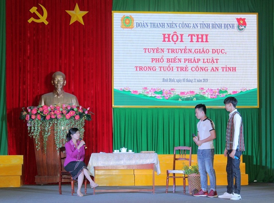 Tuyên truyền, phổ biến pháp luật về vấn nạn “tín dụng đen” - 1 Tuyên truyền, phổ biến pháp luật về vấn nạn “tín dụng đen” - 1
