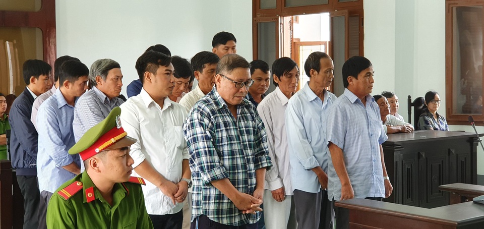 Sai phạm từ Dự án lọc dầu tỉ đô: Nguyên Chủ tịch huyện và 14 thuộc cấp hầu tòa - 1 Sai phạm từ Dự án lọc dầu tỉ đô: Nguyên Chủ tịch huyện và 14 thuộc cấp hầu tòa - 1