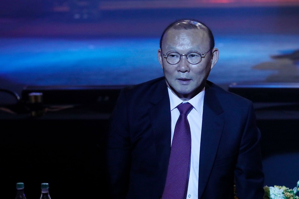 Quang Hải được tôn vinh ở Gala tổng kết mùa giải V-League 2019 - 3 Quang Hải được tôn vinh ở Gala tổng kết mùa giải V-League 2019 - 3