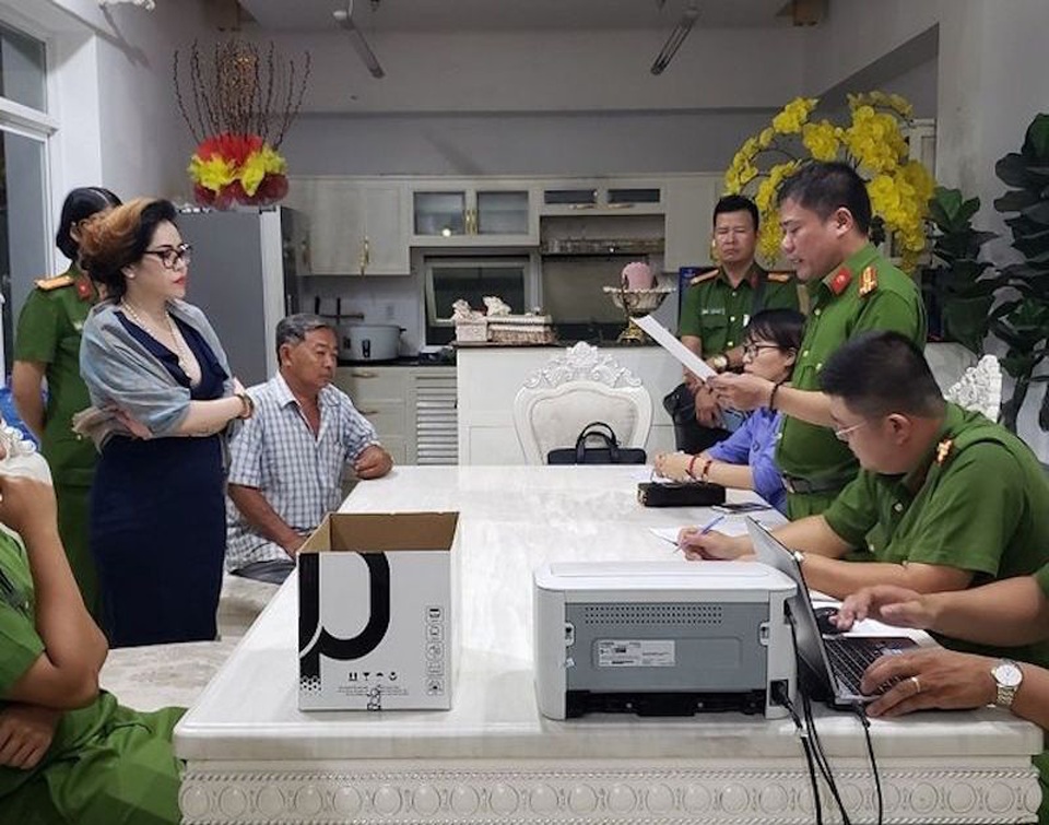 Thị trường bất động sản: Khủng hoảng niềm tin từ Alibaba, Angel Lina... - 1 Thị trường bất động sản: Khủng hoảng niềm tin từ Alibaba, Angel Lina... - 1