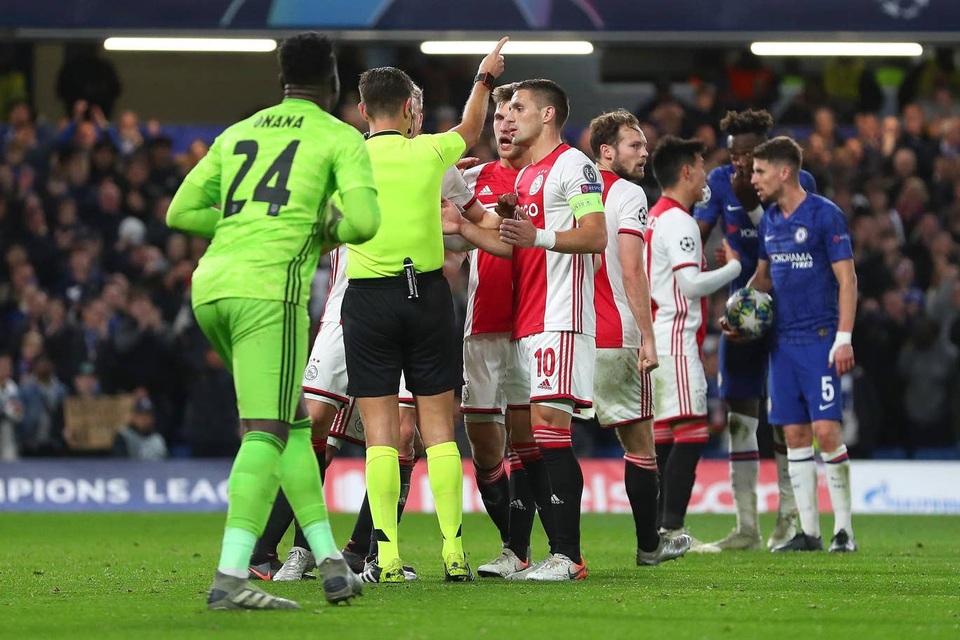 Những khoảnh khắc trong trận hòa đầy kinh ngạc giữa Chelsea và Ajax - 15 Những khoảnh khắc trong trận hòa đầy kinh ngạc giữa Chelsea và Ajax - 15