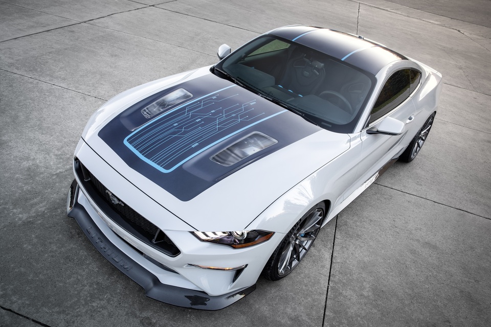 Ford Mustang Lithium dùng động cơ điện, hộp số sàn và sức mạnh 900 mã lực - 1 Ford Mustang Lithium dùng động cơ điện, hộp số sàn và sức mạnh 900 mã lực - 1