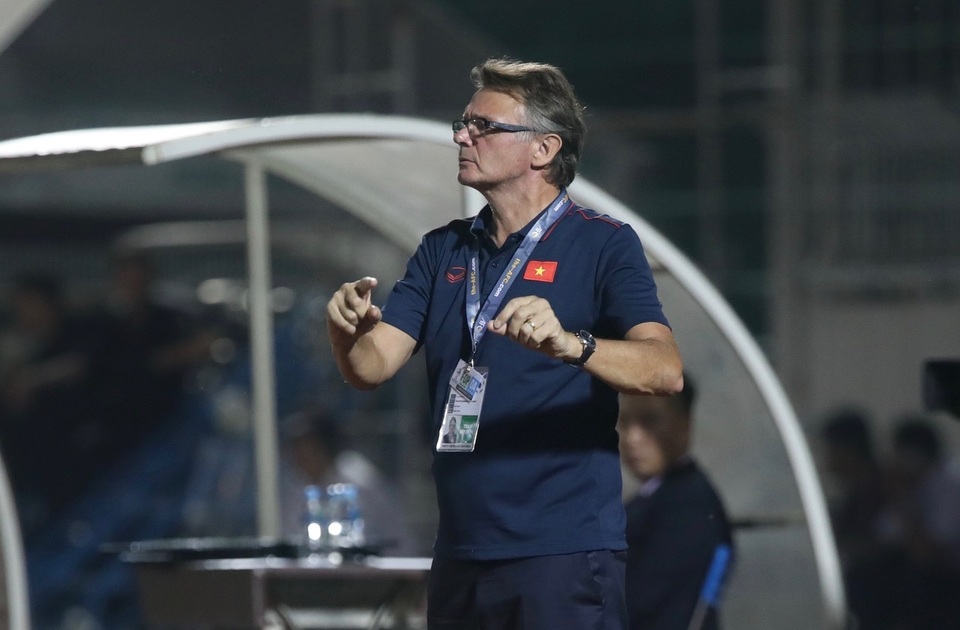 HLV Philippe Troussier: “U19 Việt Nam không cần phải thắng Guam đến 30-0” - 1 HLV Philippe Troussier: “U19 Việt Nam không cần phải thắng Guam đến 30-0” - 1