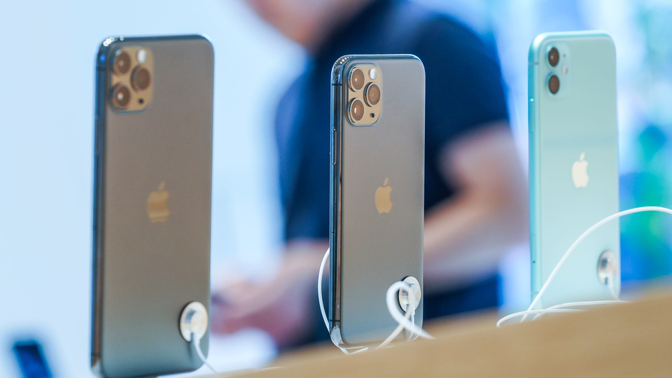 iPhone 11 chính hãng tiếp tục gây sốt, mỗi giờ có thể bán 400 máy - 2 iPhone 11 chính hãng tiếp tục gây sốt, mỗi giờ có thể bán 400 máy - 2