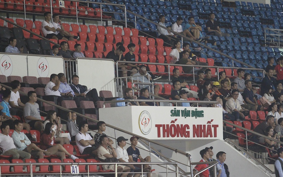 Khán đài sân Thống Nhất vắng vẻ trong ngày U19 Việt Nam thắng đậm Mông Cổ - 2 Khán đài sân Thống Nhất vắng vẻ trong ngày U19 Việt Nam thắng đậm Mông Cổ - 2