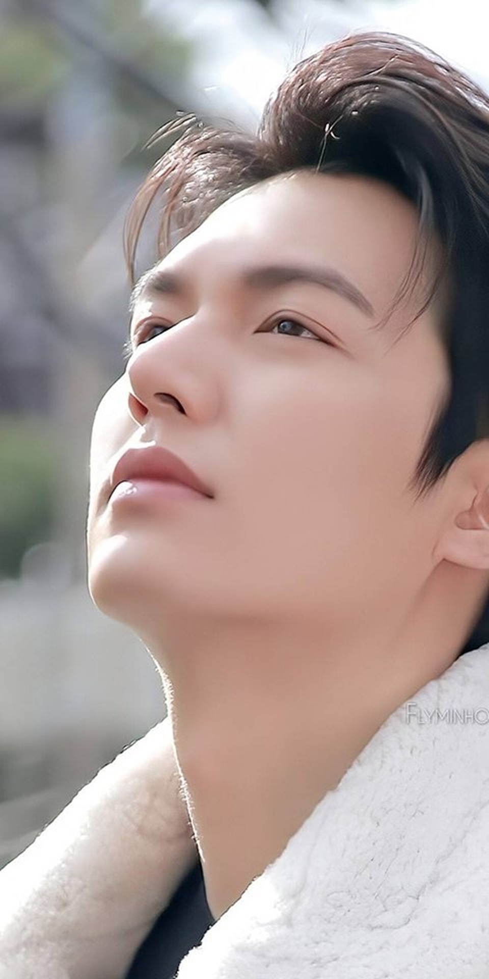Lee Min Ho “đốn tim” người hâm mộ với vẻ ngoài “cực phẩm” - 3 Lee Min Ho “đốn tim” người hâm mộ với vẻ ngoài “cực phẩm” - 3