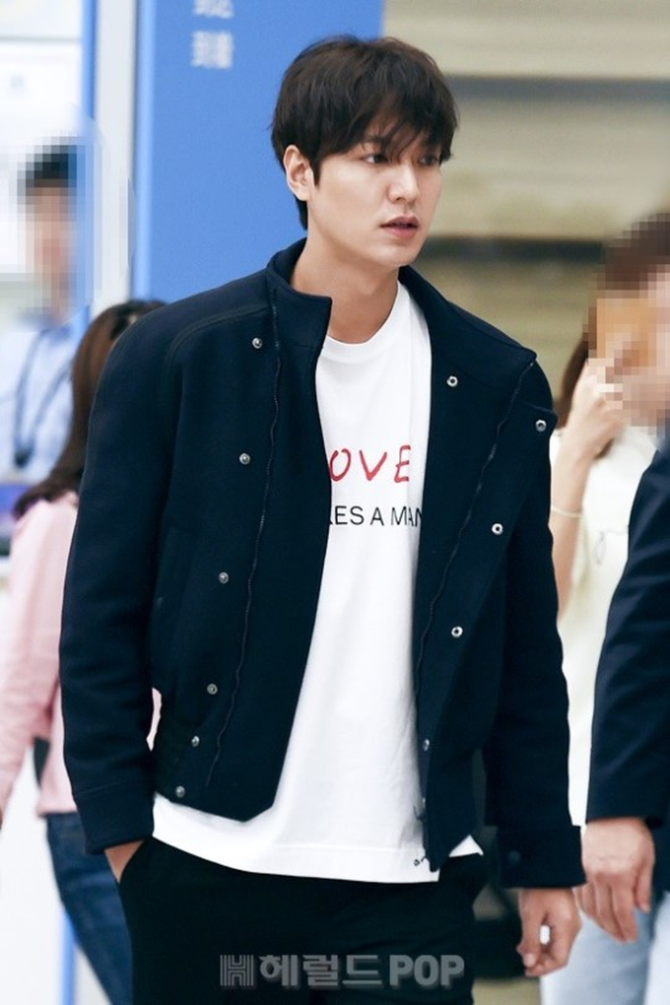 Lee Min Ho “đốn tim” người hâm mộ với vẻ ngoài “cực phẩm” - 10 Lee Min Ho “đốn tim” người hâm mộ với vẻ ngoài “cực phẩm” - 10