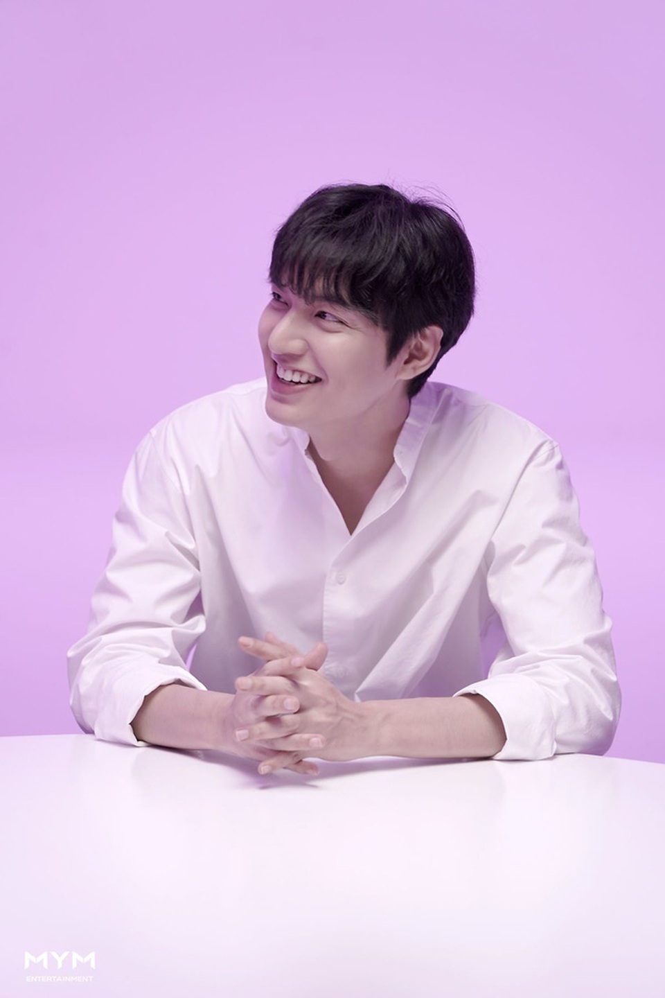 Lee Min Ho “đốn tim” người hâm mộ với vẻ ngoài “cực phẩm” - 13 Lee Min Ho “đốn tim” người hâm mộ với vẻ ngoài “cực phẩm” - 13
