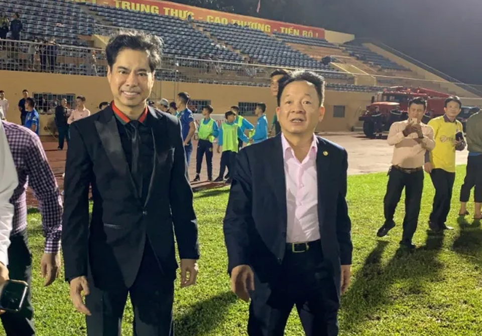 Ca sĩ Ngọc Sơn tiết lộ bất ngờ về thiếu gia nhà “Bầu” Hiển - 3 Ca sĩ Ngọc Sơn tiết lộ bất ngờ về thiếu gia nhà “Bầu” Hiển - 3