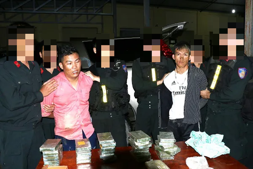 Khen thưởng Ban chuyên án phá đường dây ma túy “khủng” ở vùng biên - 1 Khen thưởng Ban chuyên án phá đường dây ma túy “khủng” ở vùng biên - 1