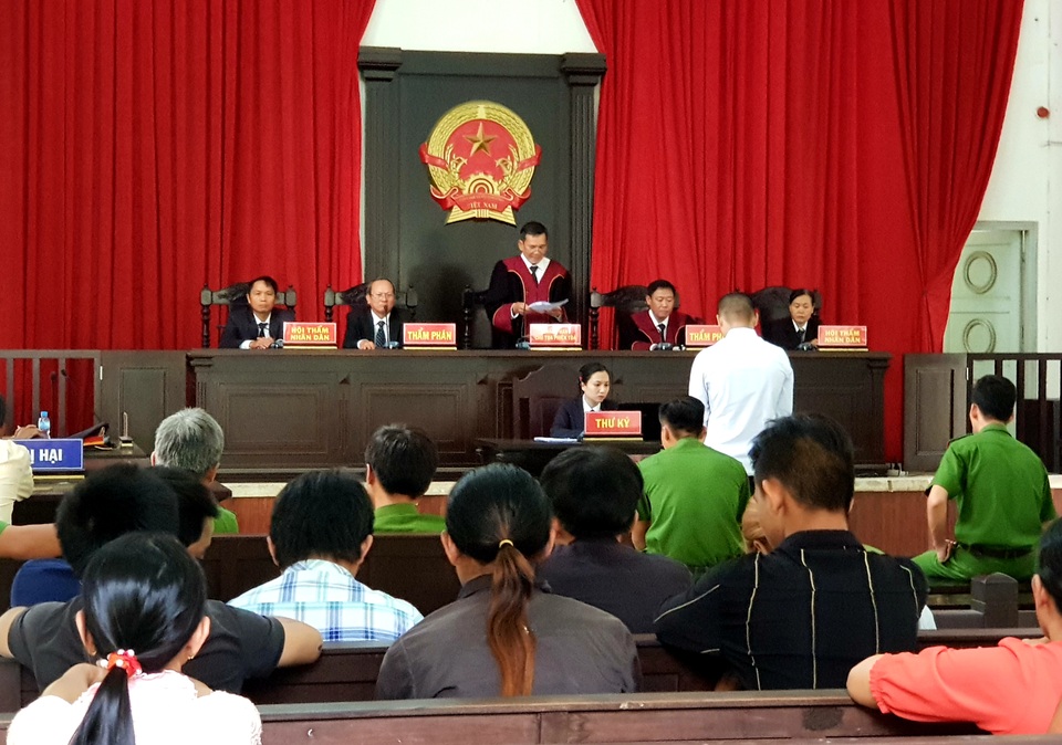 Đòi quan hệ không được, thiếu niên giết bạn rồi hiếp dâm - 2 Đòi quan hệ không được, thiếu niên giết bạn rồi hiếp dâm - 2