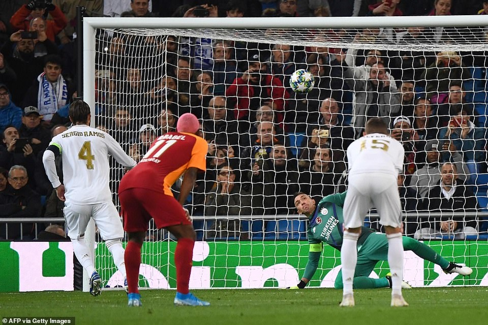 Đại thắng Galatasaray 6-0, Real Madrid cầm chắc tấm vé đi tiếp - 6 Đại thắng Galatasaray 6-0, Real Madrid cầm chắc tấm vé đi tiếp - 6