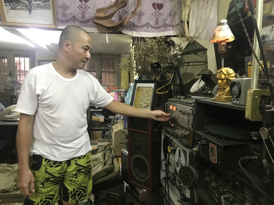 Cận cảnh dàn loa quân đội độc nhất vô nhị của “tay chơi” phố cổ - 8 Cận cảnh dàn loa quân đội độc nhất vô nhị của “tay chơi” phố cổ - 8