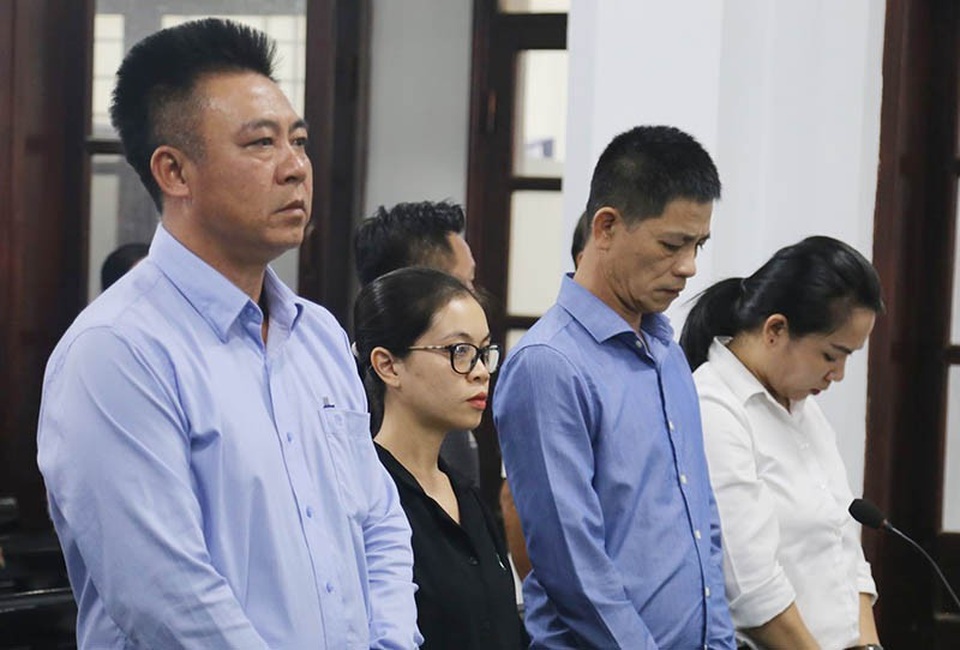 Đang hầu tòa vì chứa mại dâm, chủ KS Bavico lại bị khởi tố - 4