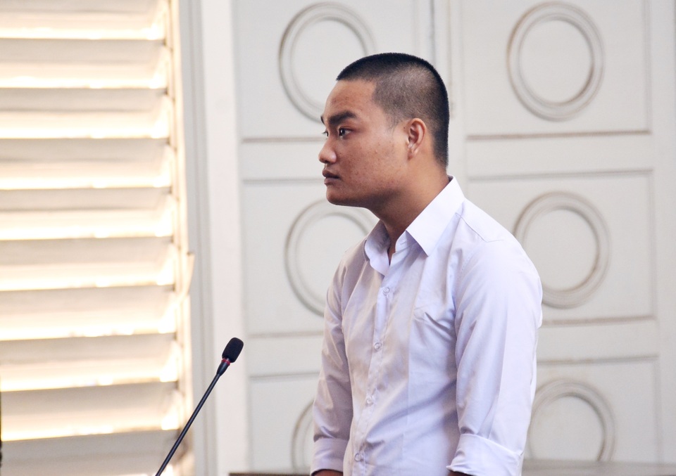 Đòi quan hệ không được, thiếu niên giết bạn rồi hiếp dâm - 1 Đòi quan hệ không được, thiếu niên giết bạn rồi hiếp dâm - 1